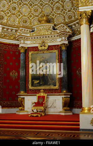 Lo stato Museo Hermitage. Vista di Pietro il Grande Hall (Piccola sala del trono) nel palazzo d'inverno. Da Auguste Montferrand, 1833, fine al classicismo. San Pietroburgo. La Russia. Foto Stock