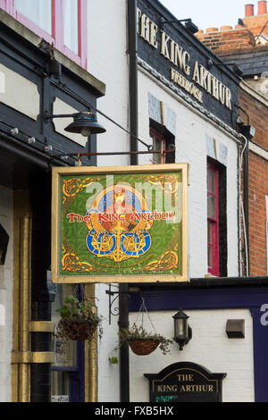 Il Re Artù pub segno. Glastonbury, Somerset, Inghilterra Foto Stock