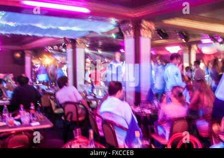 La gente ballare in discoteca clup party Foto Stock