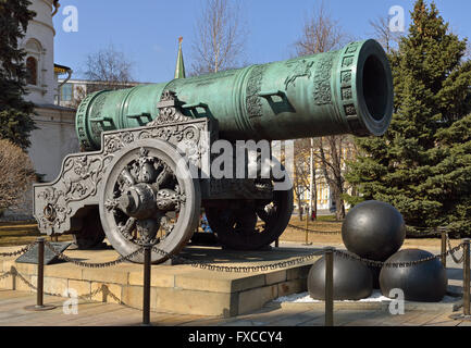 Tsar Cannon del Cremlino di Mosca Foto Stock