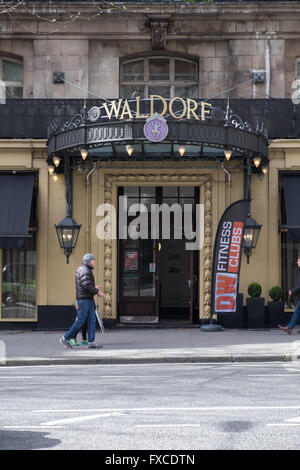 L'Hotel Waldorf su Aldwych in Covent Garden nel West End di Londra Foto Stock