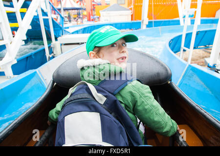 Il fiume selvaggio Log Flume Ride al Luna Park,Coney Island a Brooklyn, New York, Stati Uniti d'America. Foto Stock