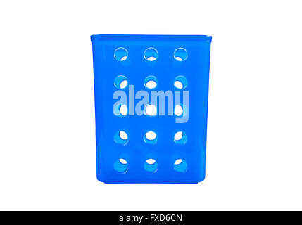 Sta per penne e matite. Blu di vetro di plastica di forma rettangolare con fori. Isolato su bianco. Vista frontale. Foto Stock