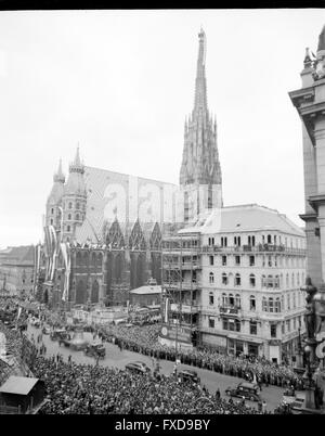 Trasporto Pummerin der von Linz nach Wien Foto Stock