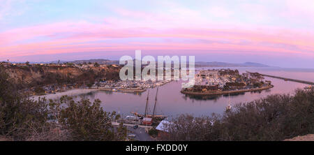 Vista panoramica di Dana Point del porto al tramonto in Dana Point, California, Stati Uniti Foto Stock