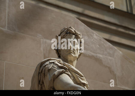 Giulio Cesare (100BC-44BC). Statista romano. Console e dictador. Scultura dell'artista francese Nicolas Coustou (1658-1733). Louvre Foto Stock