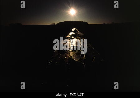 AJAXNETPHOTO. CHUIGNES, Francia. - Sito del campo di battaglia - guardando verso il crinale su cui le truppe australiane hanno avanzato e ha attaccato il tedesco roccaforti nel villaggio su 23RD, agosto 1918. Foto:JONATHAN EASTLAND/AJAX REF:202350 Foto Stock