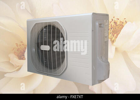 Primo piano di un apparecchio per il clima dell'aria di raffreddamento utilizzato nei moderni sistemi HVAC. Concetto di aria condizionata, ventilazione, efficienza energetica e Foto Stock
