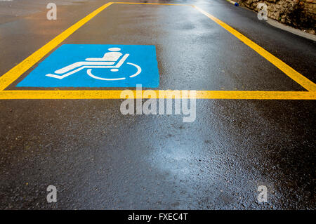 Segno di handicap Parcheggio Foto Stock