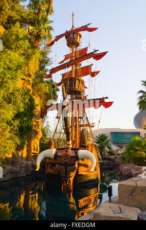 Viking Ship in Las Vegas al tramonto Foto Stock