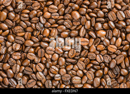 Close-up di molti roast Espresso i chicchi di caffè. In chicchi Foto Stock