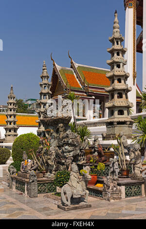 Wat Suthat di Bangkok in Thailandia Foto Stock
