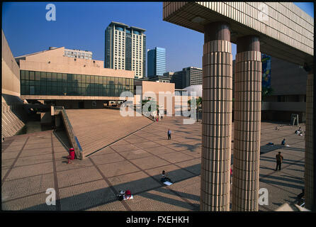 Hong Kong Kowloon - Tsim Sha Tsui, il Centro Culturale, parziale esterno, ingresso e cortile interno Foto Stock