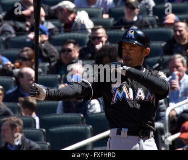 Flushing, New York, Stati Uniti d'America. Xiii Apr, 2016. Ichiro Suzuki (Marlins) MLB : Ichiro Suzuki del Miami Marlins a bat nel quarto inning durante il Major League Baseball gioco contro i New York Mets al Citi Field di Flushing, New York, Stati Uniti . © Hiroaki Yamaguchi/AFLO/Alamy Live News Foto Stock