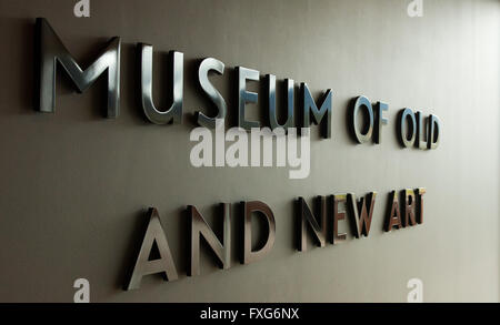 Cartello d'ingresso per il museo della Vecchia e della nuova arte - MONA - a Hobart, in Tasmania, Australia. Foto Stock