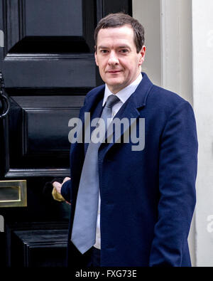 George Osborne MP, Primo Segretario di Stato, il Cancelliere dello Scacchiere lasciando il numero 11 di Downing Street. Dotato di: George Osborne MP, Primo Segretario di Stato, il Cancelliere dello scacchiere dove: Londra, Regno Unito quando: 15 Mar 2016 Foto Stock