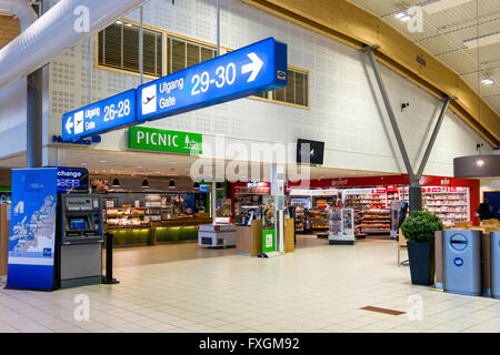 Terminale con negozi a Harstad Narvik Aeroporto in Evenes, Norvegia Foto Stock