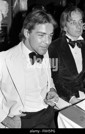 Der deutsche Schauspieler Sascha Hehn beim Deutschen Filmball am 15.01.1980 in München, Deutschland 1980er Jahre. Attore tedesco Sascha Hehn del Deutscher Filmball il 15 gennaio 1980 a Monaco di Baviera in Germania degli anni ottanta. 24x36swNegV177 Foto Stock