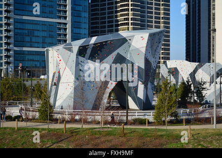 Maggie Daley Park Rock Climbing in Chicago Foto Stock