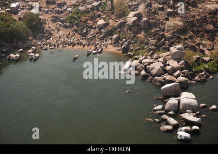 Pesca artigianale insediamento sul lato sud-est del lago Victoria, Mwanza Tanzania. Foto Stock