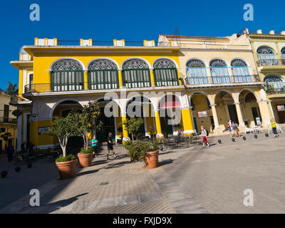 Vista orizzontale della Piazza Vecchia a l'Avana, Cuba. Foto Stock