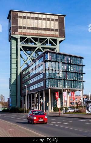 Headframe dell ex ministro colliery Stein di Dortmund in Germania, con nuovi edifici per uffici sotto la Tower Colliery, Foto Stock