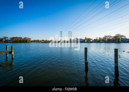 Pier palificazioni a Merritt Point Park, a Dundalk, Maryland. Foto Stock