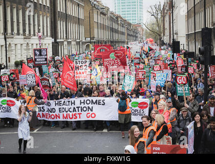 Londra, Regno Unito. 16 Aprile, 2016. Decine di migliaia di persone partecipano al gruppo di popoli di dimostrazione di Londra. Credito: Andy Barton/Alamy Live News Foto Stock