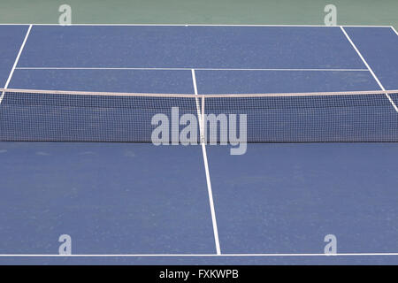 Kiev, Ucraina. 16 Aprile, 2016. Corte centrale di Campa Bucha Tennis Club durante la BNP Paribas FedCup gioco Ucraina vs Argentina, Kiev, Ucraina. Credito: Oleksandr Prykhodko/Alamy Live News Foto Stock