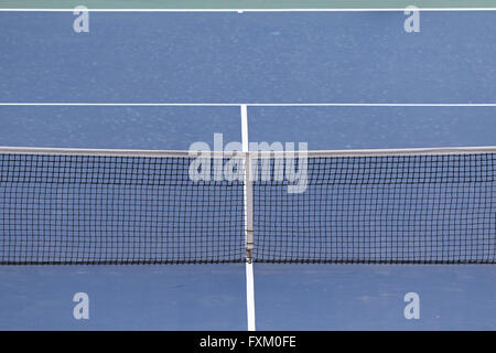 Kiev, Ucraina. 16 Aprile, 2016. Corte centrale di Campa Bucha Tennis Club durante la BNP Paribas FedCup gioco Ucraina vs Argentina, Kiev, Ucraina. Credito: Oleksandr Prykhodko/Alamy Live News Foto Stock