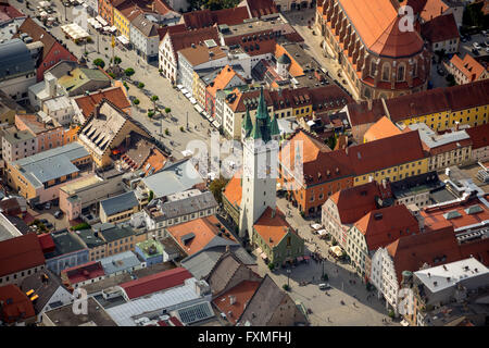 Vista aerea, torre di città a Theresienplatz Straubing, Baviera orientale, Baviera, Germania, Europa, vista aerea, uccelli-occhi vista, Foto Stock