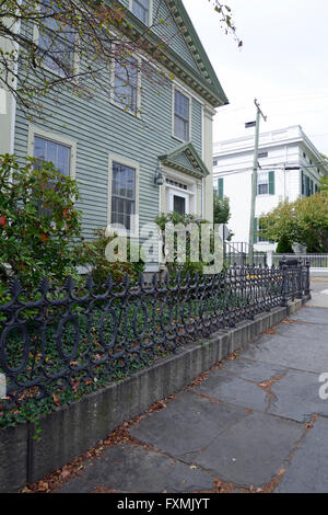 Esterno di un stile federale casa nella città sul Stonington nel Connecticut Foto Stock