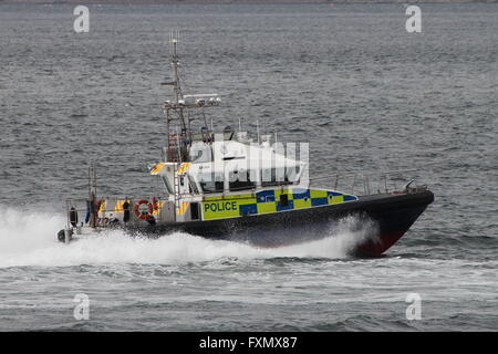 Gigha, un'isola-class lancio del Ministero della Difesa Polizia (Clyde Unità Marine), durante l'esercizio comune della Warrior 16-1. Foto Stock