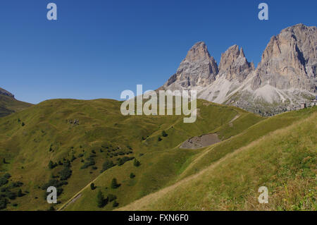 Sassolungo e Sassopiatto in den italienischen Dolomiten - Montagne Sassolungo e Sassopiatto in Dolomiti italiane Foto Stock