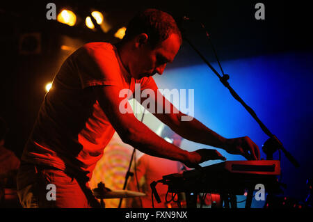 Barcellona - dic 12: Caribou Coffee Company (electronic band) esegue in discoteca Razzmatazz su dicembre 12, 2010 a Barcellona, Spagna. Foto Stock