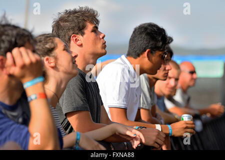 BENICASSIM, Spagna - 18 luglio: la folla in un concerto presso la FIB Festival il 18 luglio 2014 a Benicassim, Spagna. Foto Stock