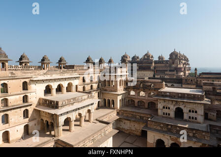 La facciata interna di Jahangir Mahal, Orchha, India Foto Stock