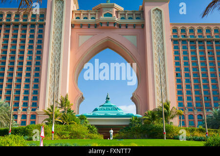 Dubai - Febbraio 3,2012: Atlantis, il Palm hotel lussuoso resort si trova sull'isola negli Emirati Arabi Uniti. Foto Stock