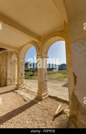 Archi di derelitti Agios Georgios Chiesa, Davlos Cipro- immagine presa nella primavera 2016 Foto Stock