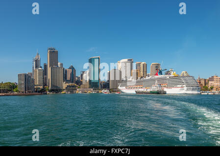 Carnevale spirito nave da crociera ancorata al Circular Quay cruise terminal di Sydney, Austral Foto Stock
