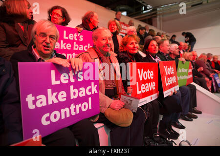 Brexit sostenitori a Manchester per Boris Johnston MP a "voto lasciare' rally a lasciare l'euro sull'23 giugno referendum. Foto Stock