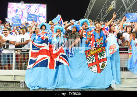 Singapore. Xvii Apr, 2016. Isole Figi ventole (FIJ), 17 aprile 2016 - Rugby : HSBC Sevens World Series, Singapore Sevens corrispondono a Kenya e Isole Figi (finali di Coppa) presso lo Stadio Nazionale di Singapore. © Haruhiko Otsuka/AFLO/Alamy Live News Foto Stock