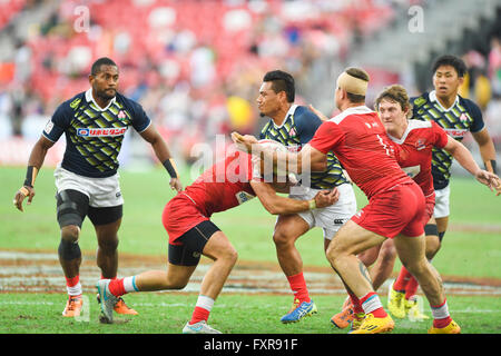 Singapore. Xvii Apr, 2016. Lomano Lemeki (JPN), 17 aprile 2016 - Rugby : HSBC Sevens World Series, Singapore Sevens corrisponde il Giappone e la Russia al National Stadium di Singapore. © Haruhiko Otsuka/AFLO/Alamy Live News Foto Stock