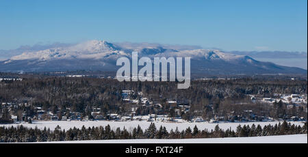 Montare Orford, Orford Mountain Range in inverno, Eastern Townships, Quebec, Canada Foto Stock