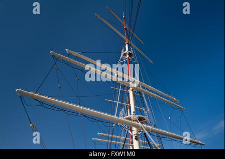 Dar Pomorza nave Crows Nest sulla nave il montante a Gdynia, Polonia, l'Europa, il Mar Baltico, il leggendario lucidare la fregata bianco Foto Stock