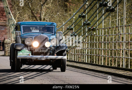 L'ottava Flying Scotsman Rally che attraversano la frontiera scozzese oltre l'Unione il Ponte della Catena, Horncliffe, Northumberland. Foto Stock