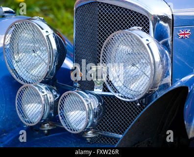 L'ottava Flying Scotsman Rally che attraversano la frontiera scozzese oltre l'Unione il Ponte della Catena, Horncliffe, Northumberland. Foto Stock