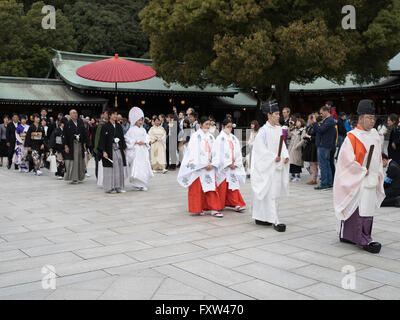 Tradizionale dello Shintoismo giapponese corteo nuziale a Jinju Meiji ( Santuario ) Tokyo, Giappone Foto Stock