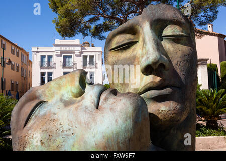 Hermanos scultura di Igor Mitoraj, Saint Tropez, Francia Foto Stock