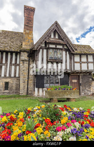 Il XIV secolo Almonry informazioni turistiche e il centro del patrimonio, Evesham, Worcestershire, England, Regno Unito Foto Stock